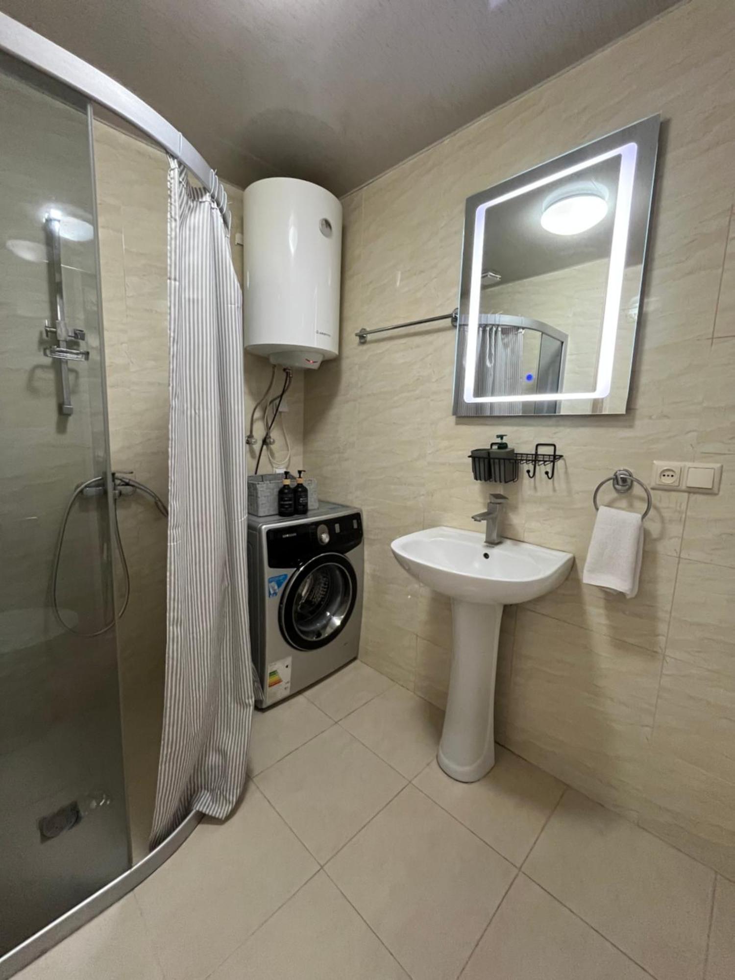 Appartement Sea Towers Lux 17-05 à Batoumi Extérieur photo